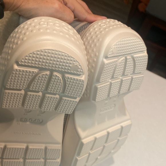 CROCS Stomp ‘Fur’ Lined Platform Boots Color Stucco Sz 10 NWOT - Picture 16 of 16